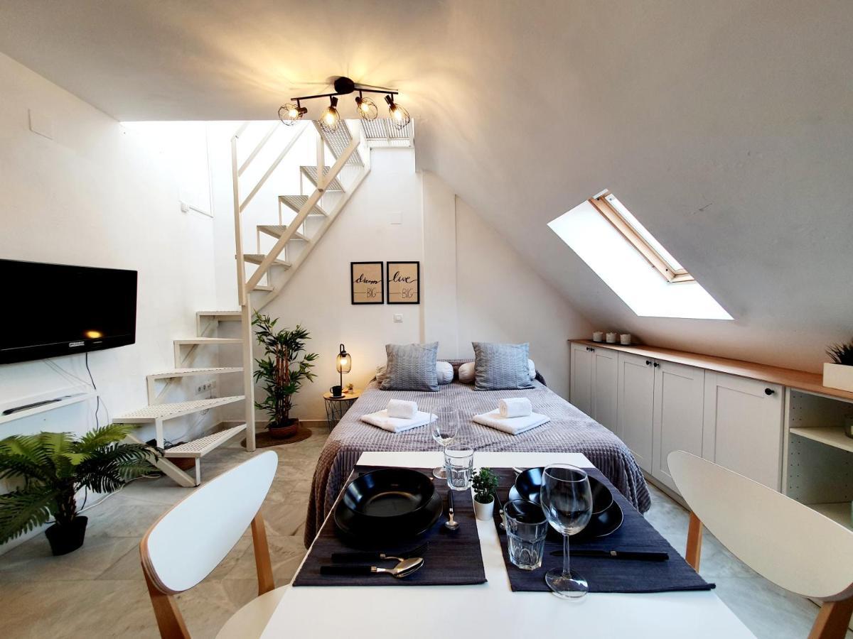 פואנגירולה Captain'S Penthouse Studio מראה חיצוני תמונה